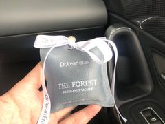 -宁波之星奔驰4S店(海曙店)