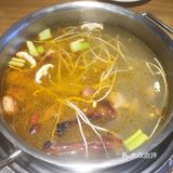 。哇噻他们家的烤鸭简直太好吃了，黄瓜的分量也很足