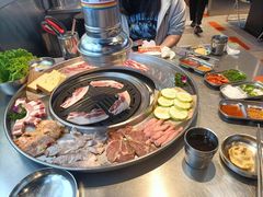 -哈哈碳都·牛肋条无限自助烤肉(台江万达店)