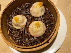 活拆蟹黄小笼包-成隆行·蟹王府(九江路店)