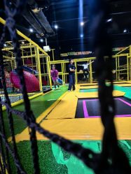 -蹦蹦跳跳(新奥购物中心店)