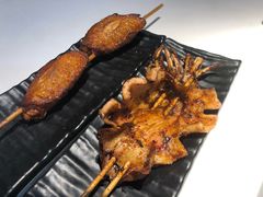 鱿鱼串，鸡中翅串-鱼酷活鱼烤鱼(南京水游城店)