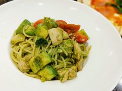 牛油果柠檬鸡肉意面-斯比特花园西餐厅(东方商厦店)