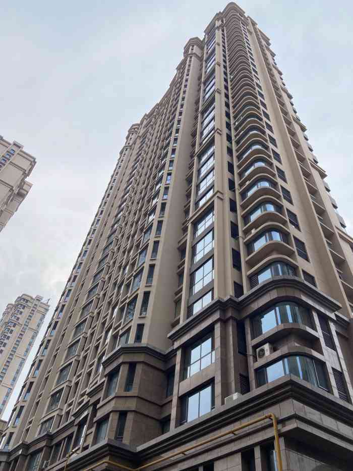 大秦·左岸-"大秦左岸的房子位置比较好,对面是国贸饭店.