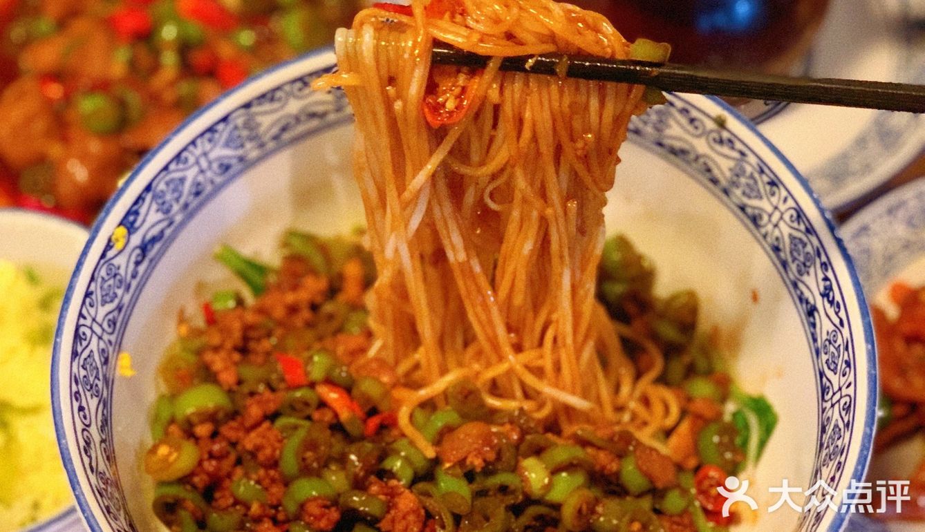 干饭宝地！赣南粉局冲鸭！