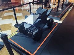-TESLA 特斯拉(上海太古汇体验店)