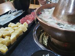 -果松木炭酸菜铜火锅·外婆参鸡汤