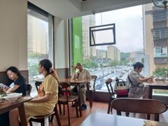 靠窗位-怡僖素食餐厅