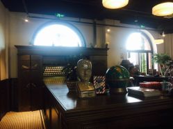 -TWOFACE 双面理发馆