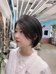 -BULB STUDIO 巴柏明星发型工作室