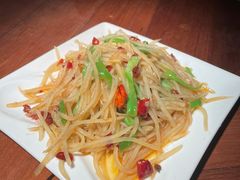 老道的酸辣土豆丝-楼兰新疆主题餐厅(苏州中心店)