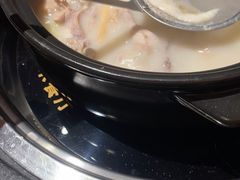 -大匠工房古船木艺术餐厅·猪肚鸡专门店(长白仙岛店)