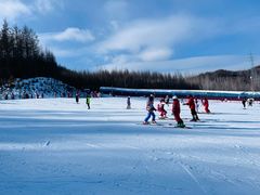 -亚布力新体委滑雪场