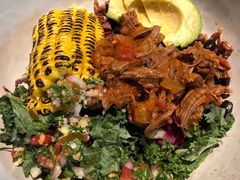 红酒炖牛肉牛油果碗-Wagas沃歌斯(大学路店)