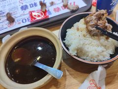 -万和春排骨砂锅米饭(新业广场店)