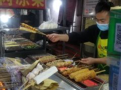 自助取餐区-小魏哥果仁烤面筋