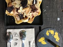 -莓园冰淇淋店