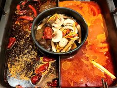-老牌坊云南鱼豆花火锅(哈西万达店)
