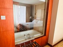 -汕尾巴黎半岛酒店