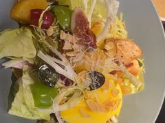 -卡普里披萨·牛扒·下午茶
