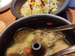 -云海肴·汽锅鸡·云南菜(天山百盛优客店)