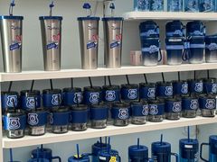 -名创优品(山东青岛华润万象城店)