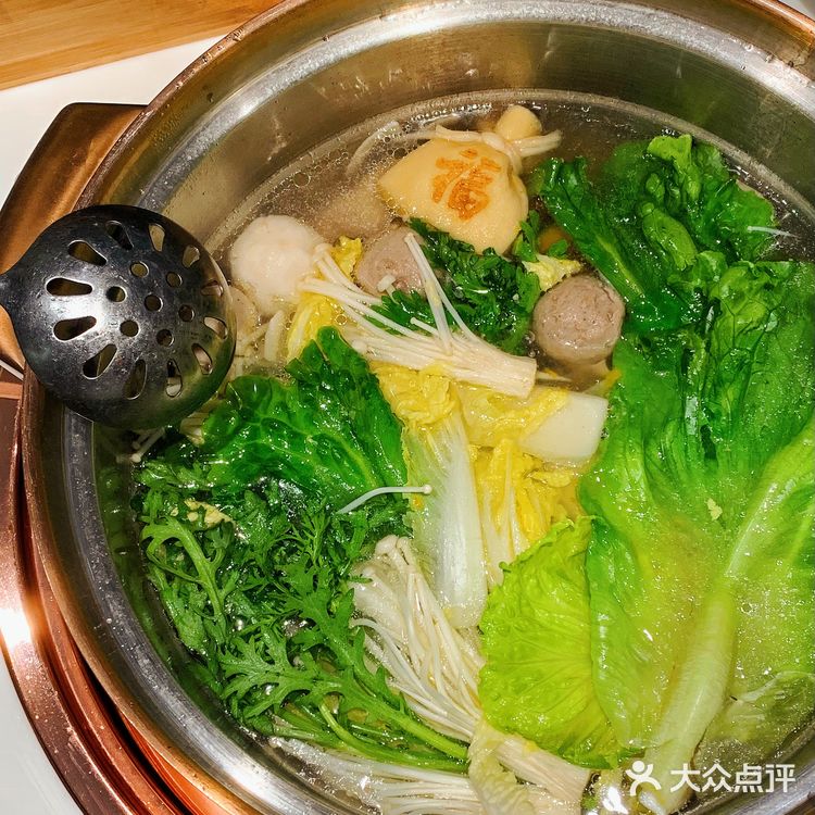 商场里的性价比椰子鸡✔️连喝了三大碗汤[偷笑]