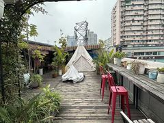 -拖板鞋咖啡旅行酒店(春熙路地铁站店)