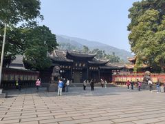 -峨眉山报国寺