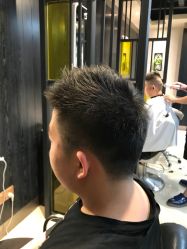-苑苑发型设计