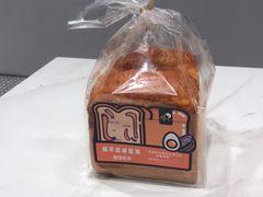 爆芋泥咸蛋黄爆馅吐司-喜茶(上海泰禾大厦店)