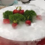东方之门首家 360°湖景餐厅