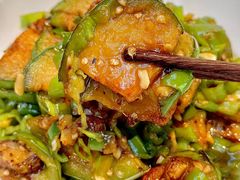 -阿瓦山寨·湘菜现炒·剁椒鱼头王(咸阳总店)