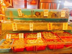 水产区-鲜入围煮花胶鸡海鲜火锅