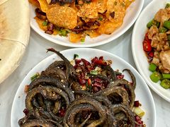 -丹水桥地锅鱼·翘嘴鲌·地方特色全鱼宴(丹江口大坝店)