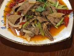 -黄桷树曹家私房菜(江与城店)