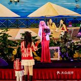 成都圣诞潮跑丨圣诞老人他竟然❗…坐老爷车