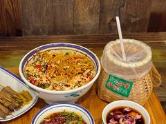 -云阿蛮云南生烫牛肉米线(奉贤路店)