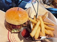 -BOURBON 玻本美式餐厅酒吧(虹桥新天地店)