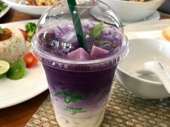 -Chom Cafe and Restaurant