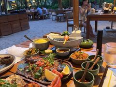 -三亚艾迪逊酒店·海滩烧烤 BARBACOA·现场乐队·浪漫晚餐·烧烤海鲜