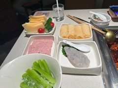 -海底捞火锅鲜切牛肉主题店(长寿路店)