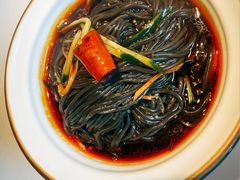 酸辣蕨根粉-鸣记脆皮烤鱼(三八广场店)