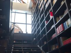 -钟书阁(松江泰晤士小镇店)