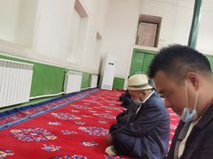 -艾提尕尔清真寺