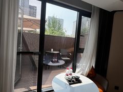 -朵兰达V酒店(成都春熙路太古里国金中心店)