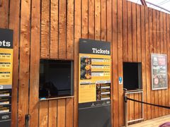 -怀托摩萤火虫洞