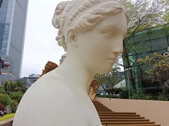 -中航城君尚购物中心
