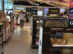 -中免(澳门机场免税店)