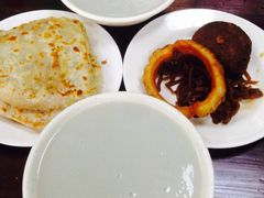 豆汁焦圈-老磁器口豆汁店(天坛店)